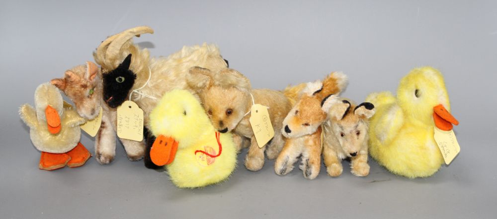 Eight assorted vintage Steiff farm animals